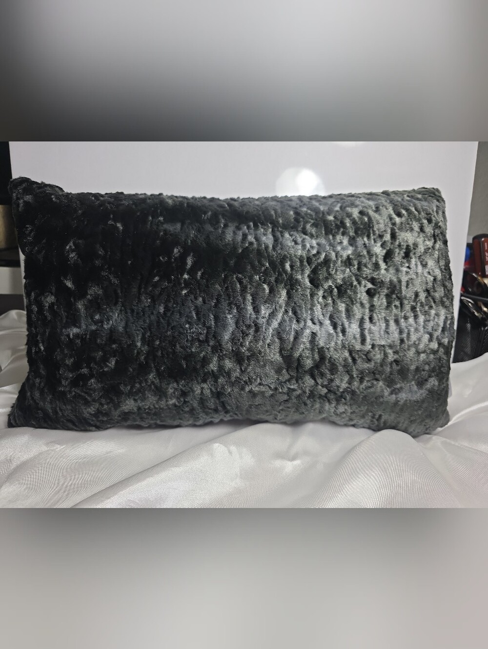 NWOT New  Aviva Black Faux Fur Textured Luxury Accent Decorative Pillow 12 X 20